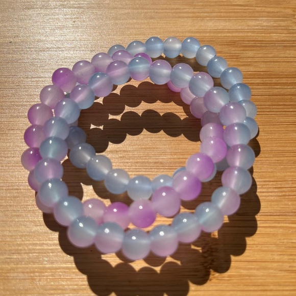 Hand Crafted Lavender and Light Blue Beaded Stretch Bracelet Set - Picture 8 of 9